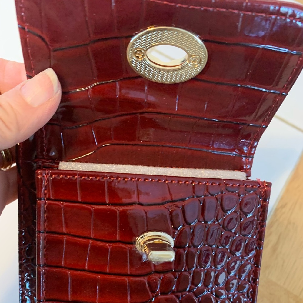 *NEW* Samantha Brown To-Go Croco Phone Crossbody/Wallet. Burgundy - Picture 6 of 9